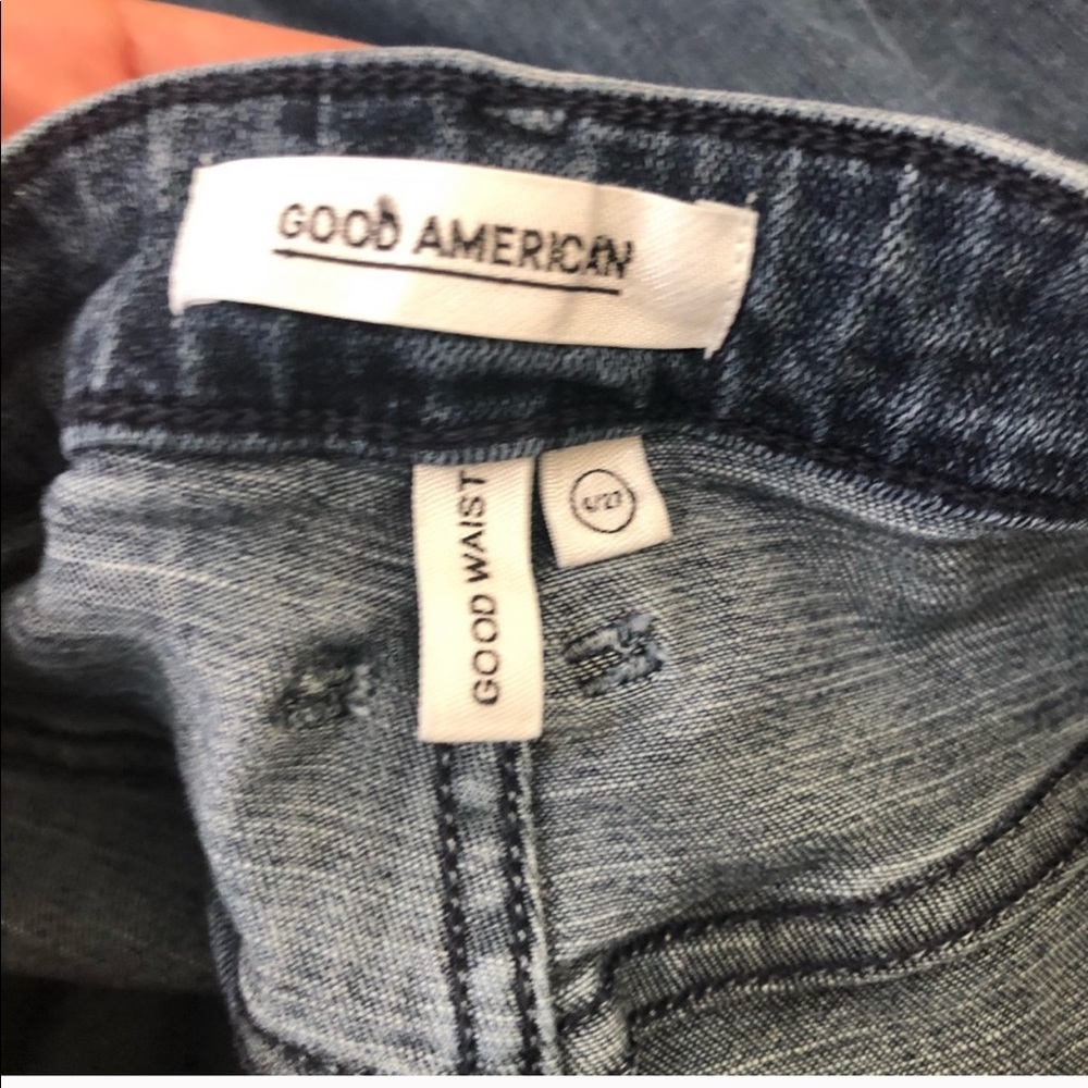 Good American | Good Waist Contrast Skinny Jeans - Picture 6 of 8
